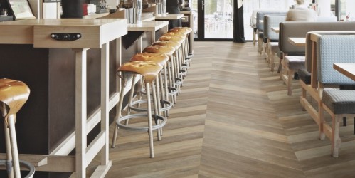 Виниловая плитка Forbo Allura Wood Classic Autumn Oak Chevron